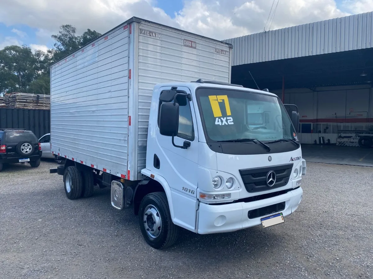Mercedes-Benz Accelo 1016 – 2017 | Manual | 797.000 km