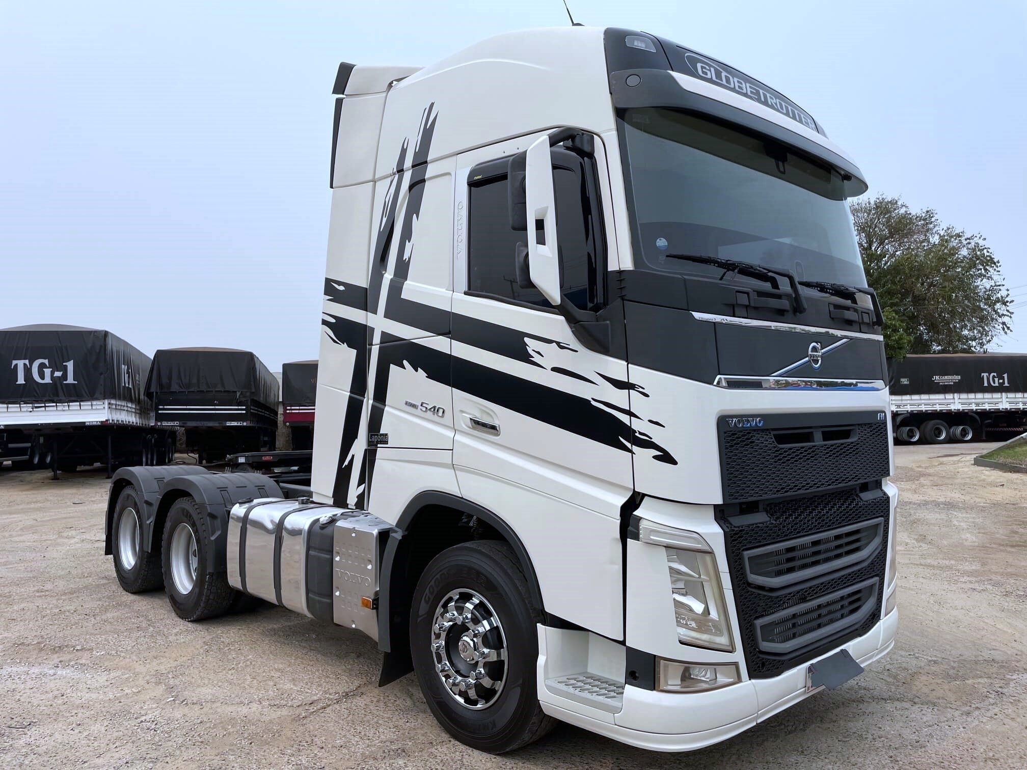 Volvo FH 540 6x4 – 2019 | Automático | 912.000 km