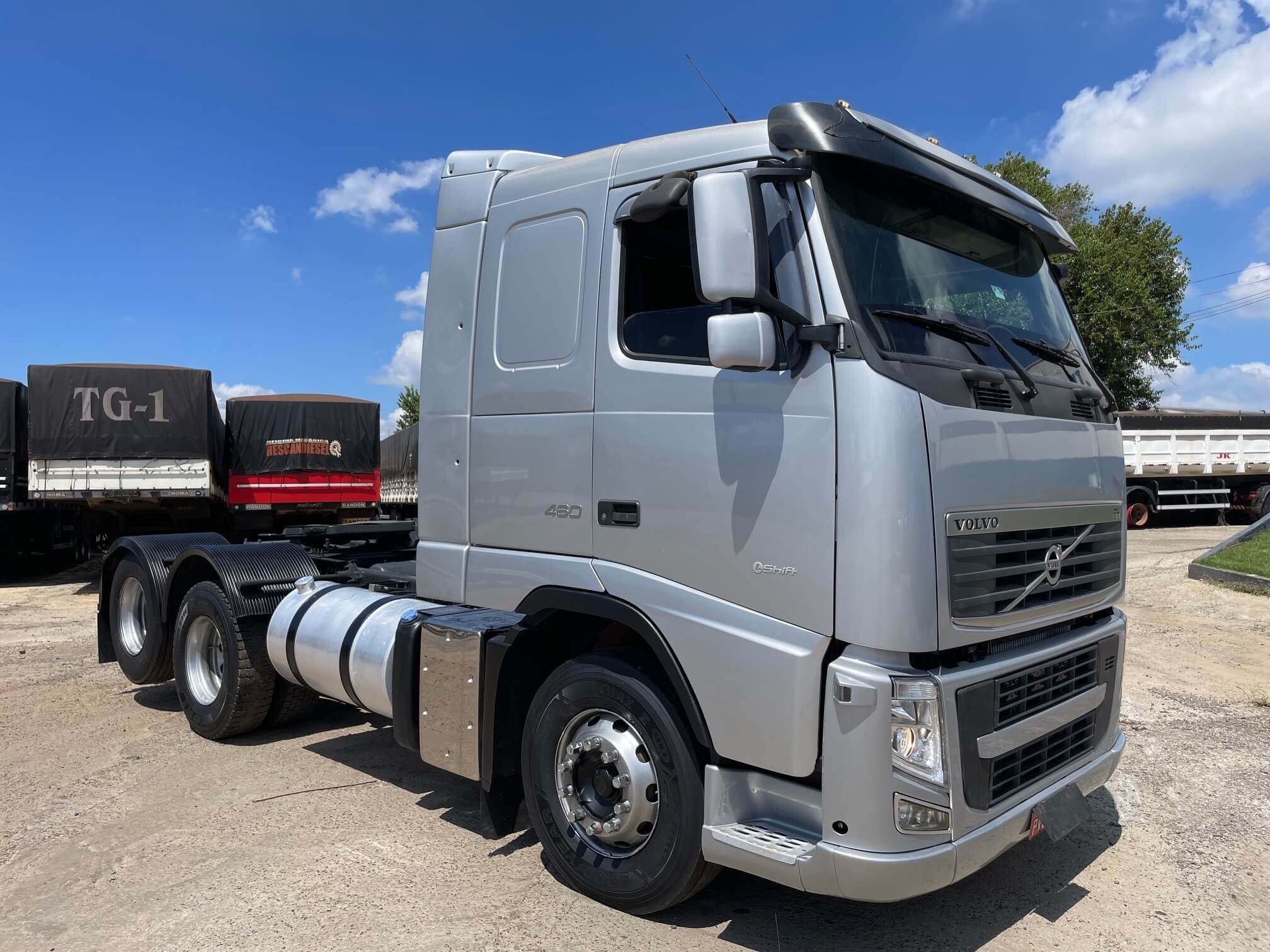 Volvo FH 460 6x2 – 2014 | Automático | 585.000 km
