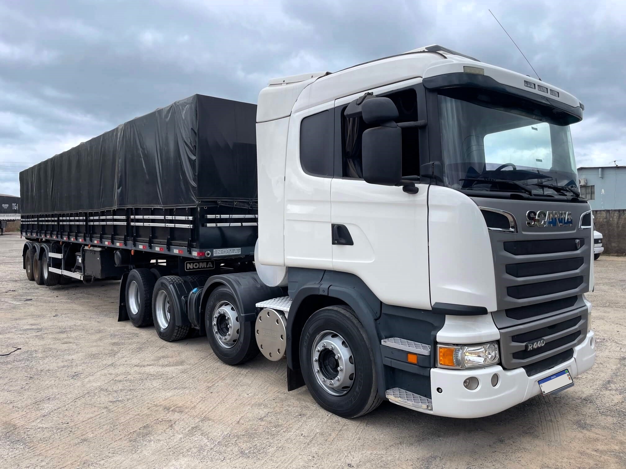 Scania R-440 8x2 – 2013 | Manual | 983.000 km