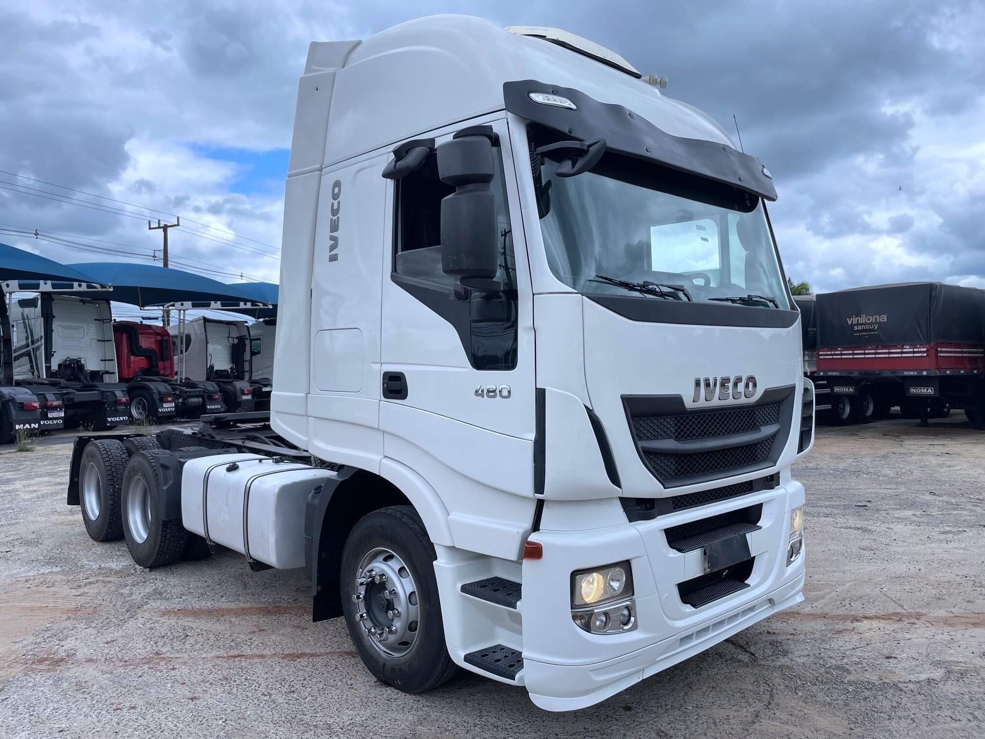 Iveco Hi Way 480 6x4 – 2018/2019 | Automático | 451.000 km
