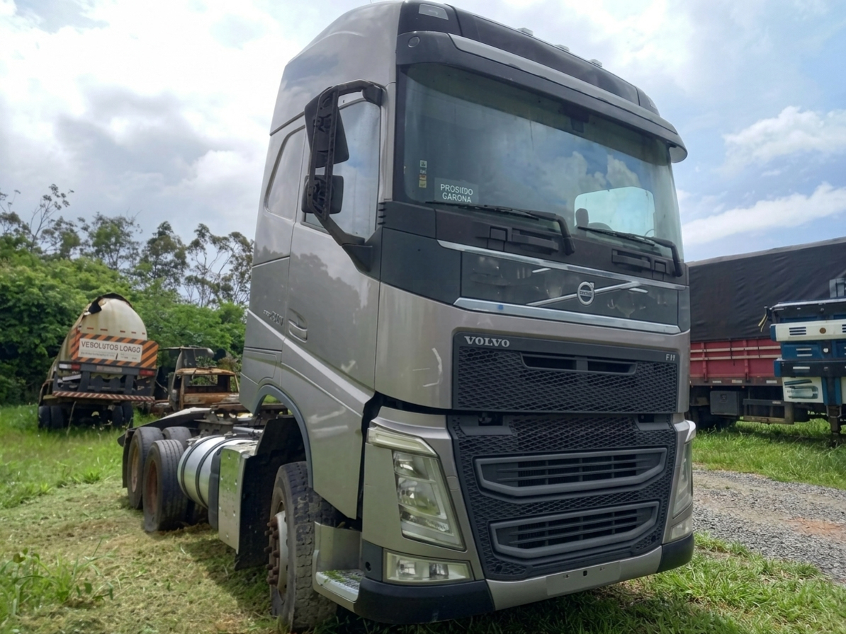 Volvo FH 540 6x4T – 2017/2018 | Automático | 289.883 km